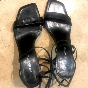 Nine West spiderwebo black leather shoes, 90% new